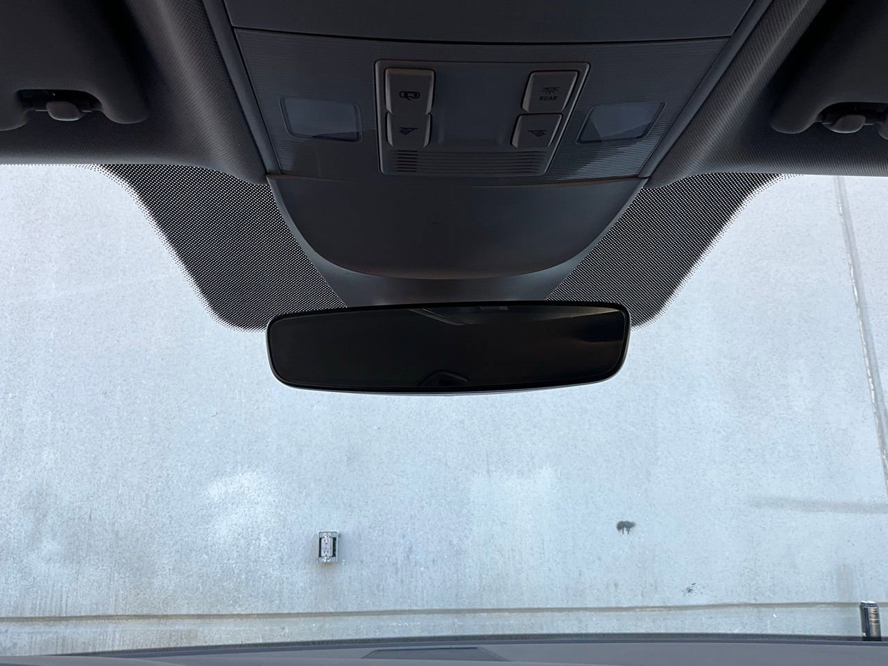 Used 2025 Volkswagen Taos SE image 18