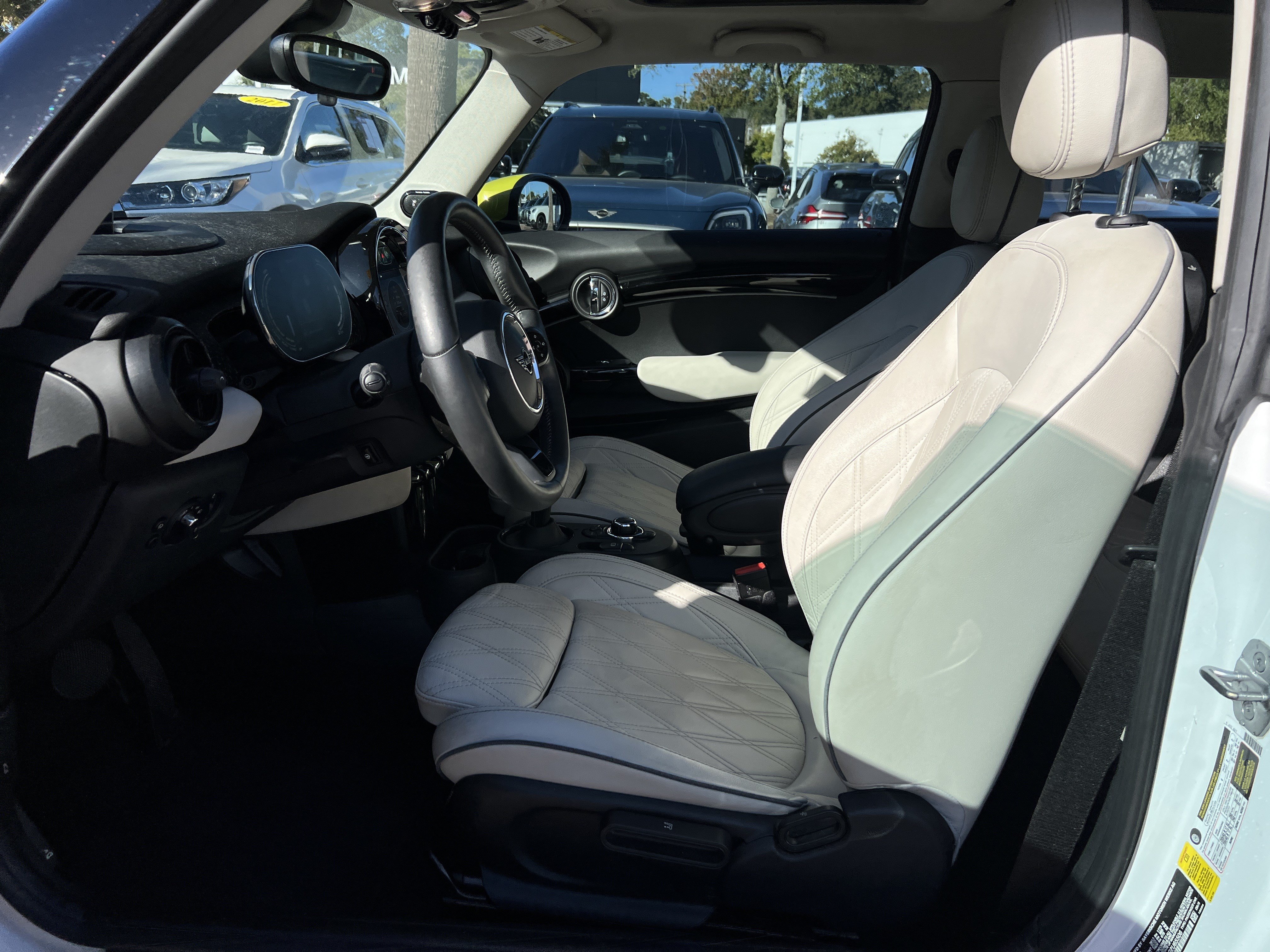 Used 2024 MINI Cooper SE FWD image 16