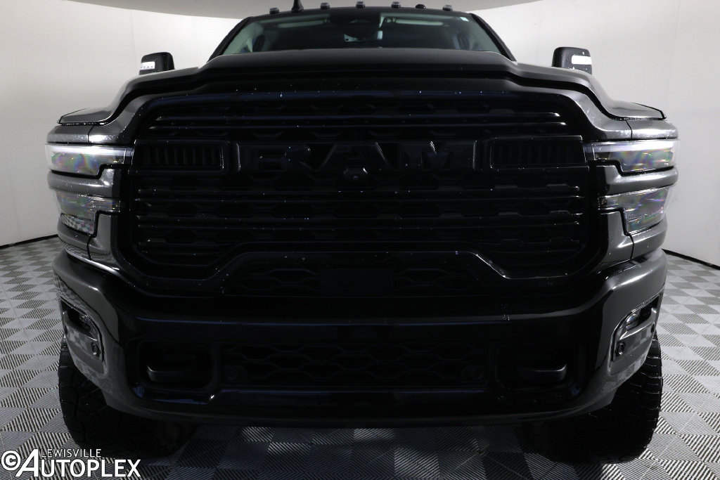 Used 2025 RAM 2500 Limited AWD/4WD image 2