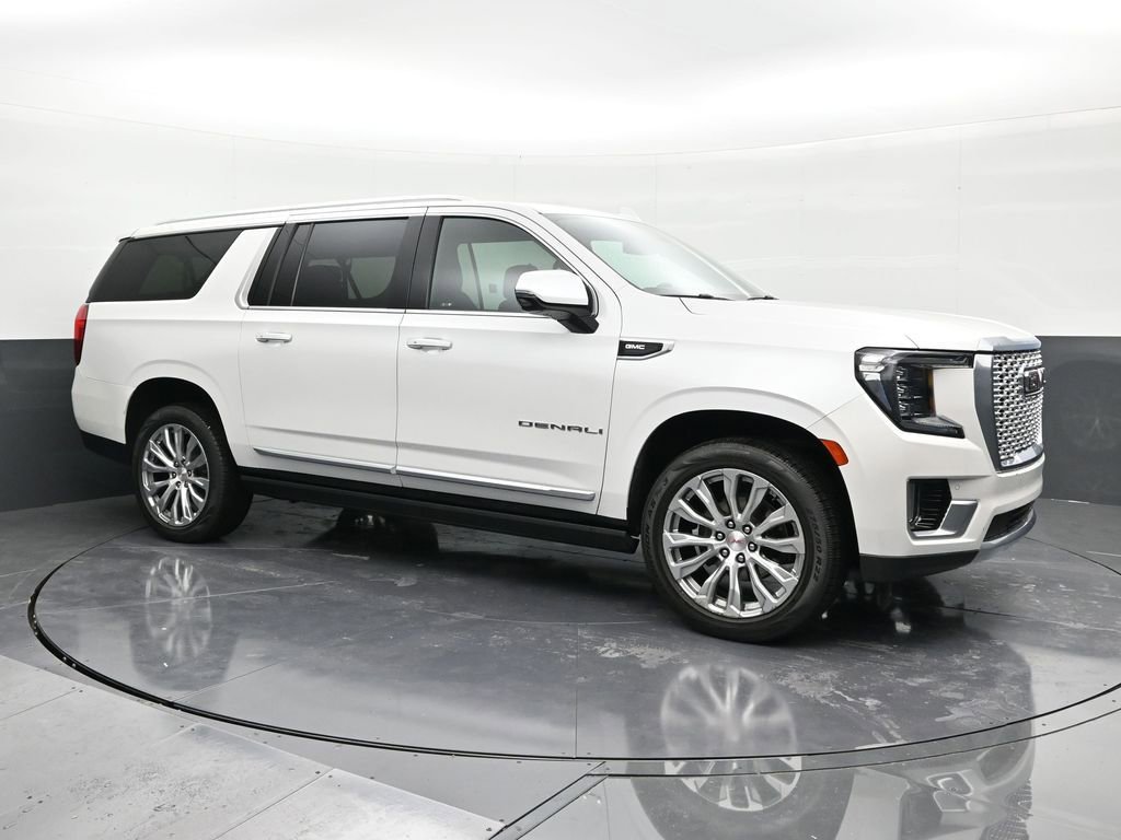 Used 2022 GMC Yukon XL Denali image 7