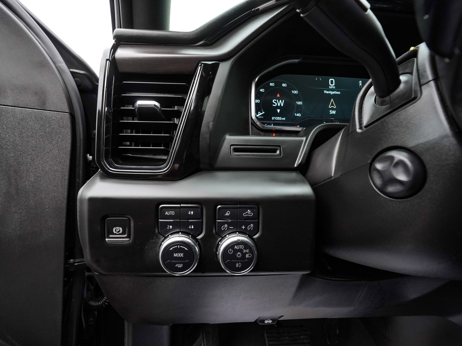 Used 2025 GMC Sierra 1500 AT4 w/ AT4 Premium Package image 26