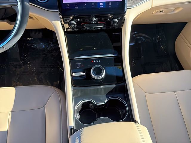 Used 2025 Jeep Grand Cherokee L Limited image 29