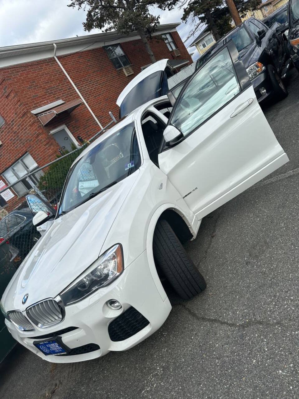 Used 2016 BMW X4 xDrive28i w/ Technology Package AWD/4WD image 3