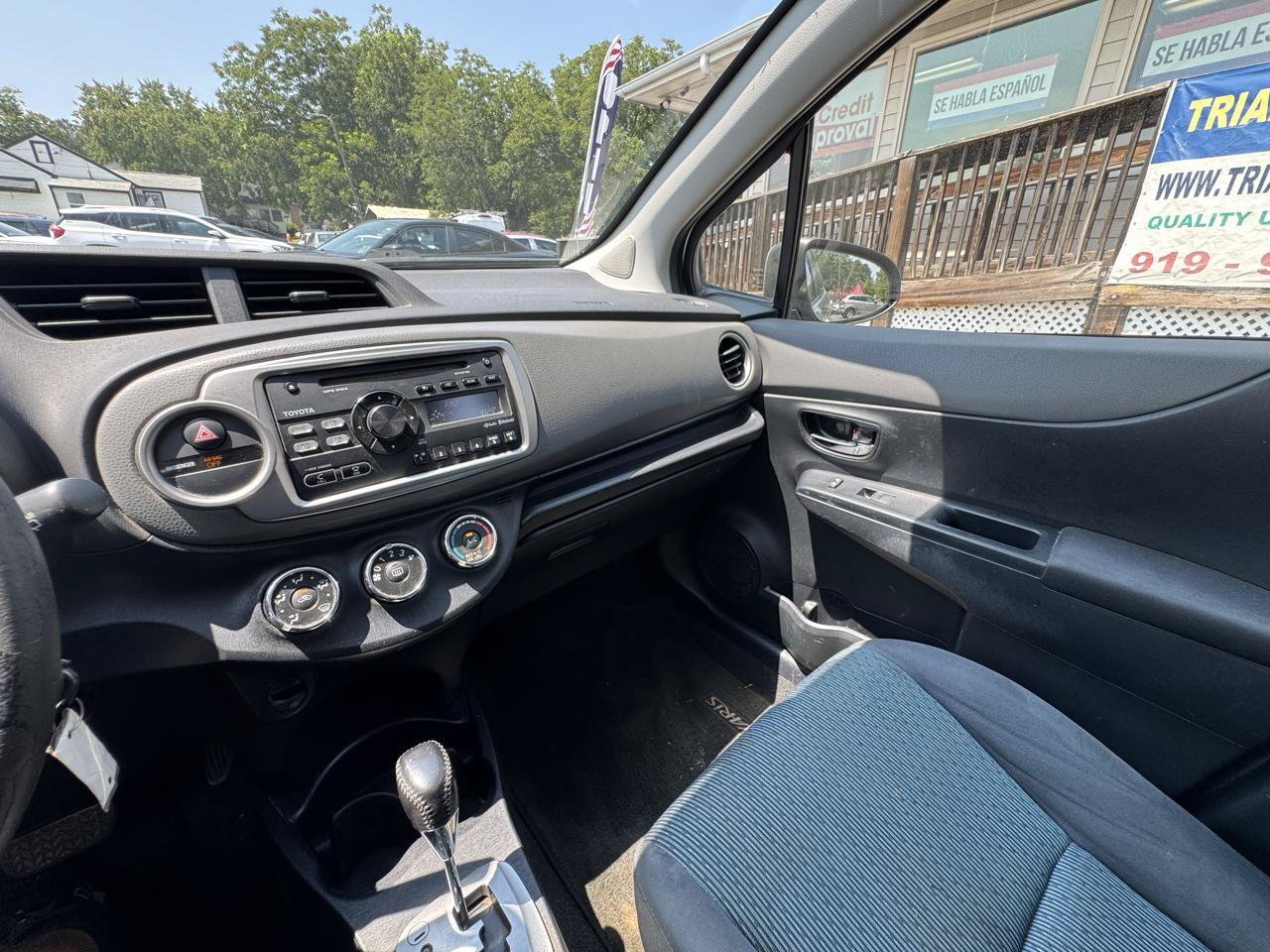 Used 2014 Toyota Yaris SE FWD image 19