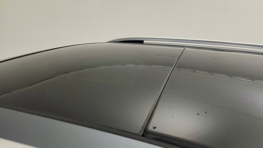 Used 2023 Volkswagen Tiguan SEL R-Line image 10