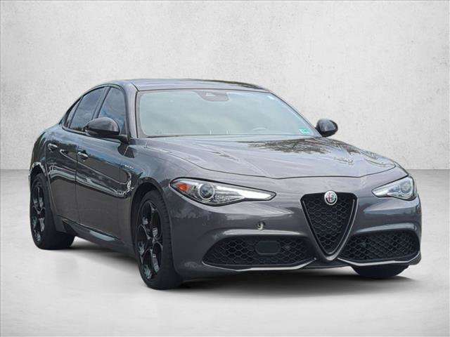 Used 2022 Alfa Romeo Giulia Veloce AWD/4WD image 3