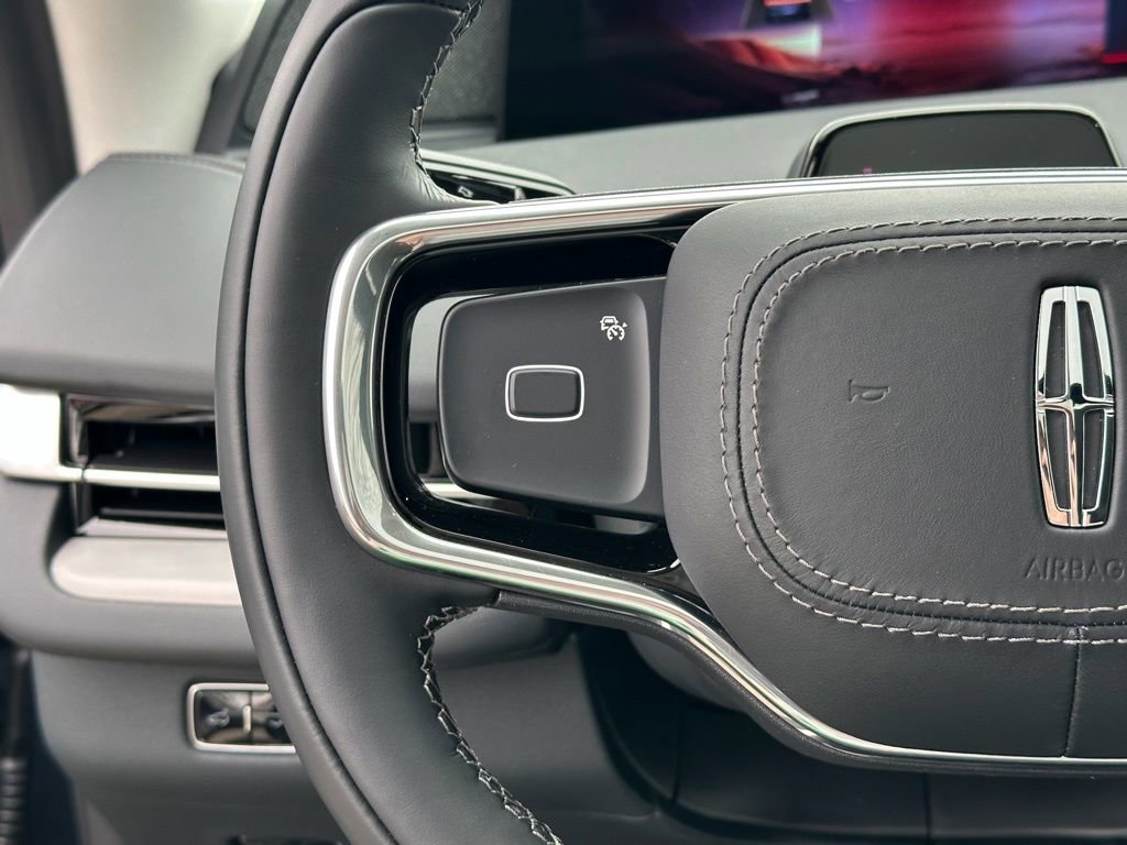 New 2025 Lincoln Navigator Reserve image 10