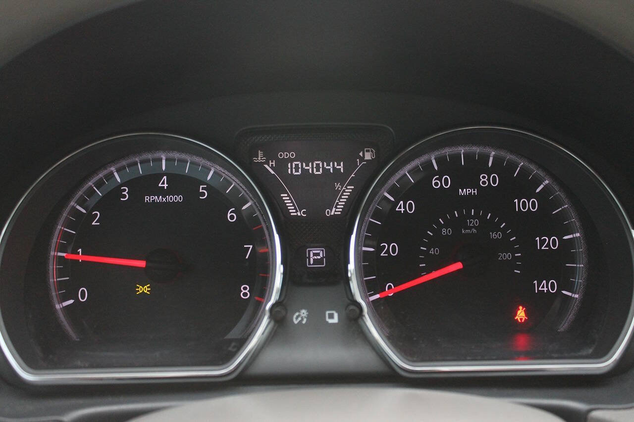Used 2015 Nissan Versa SV FWD image 32