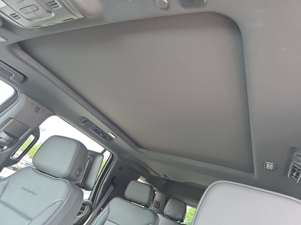Used 2021 GMC Yukon Denali w/ Denali Premium Package RWD image 31