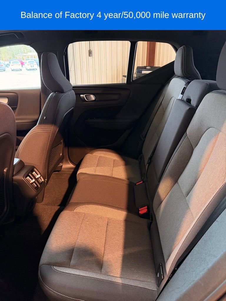 Used 2024 Volvo XC40 B5 Core image 16