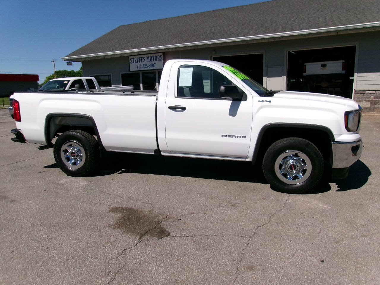 Used 2018 GMC Sierra 1500 4x4 Regular Cab w/ Sierra Convenience Package image 1