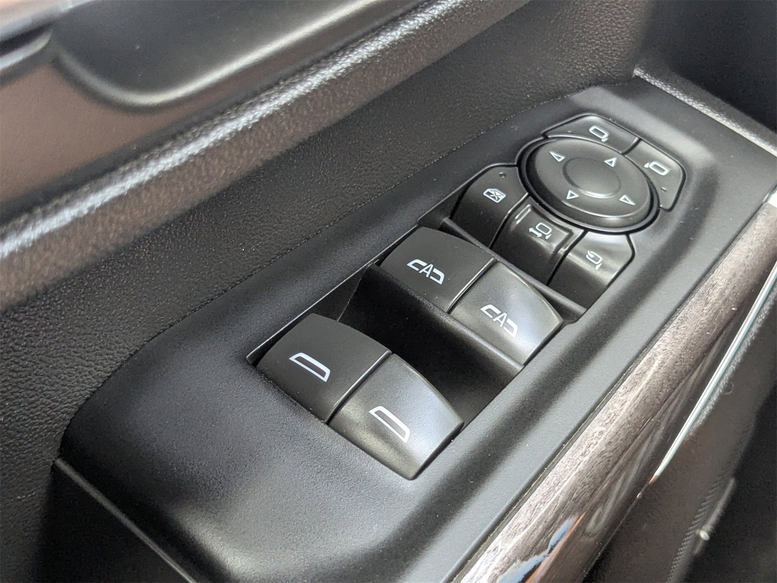 Used 2022 Chevrolet Silverado 2500 LTZ w/ LTZ Convenience Package image 26