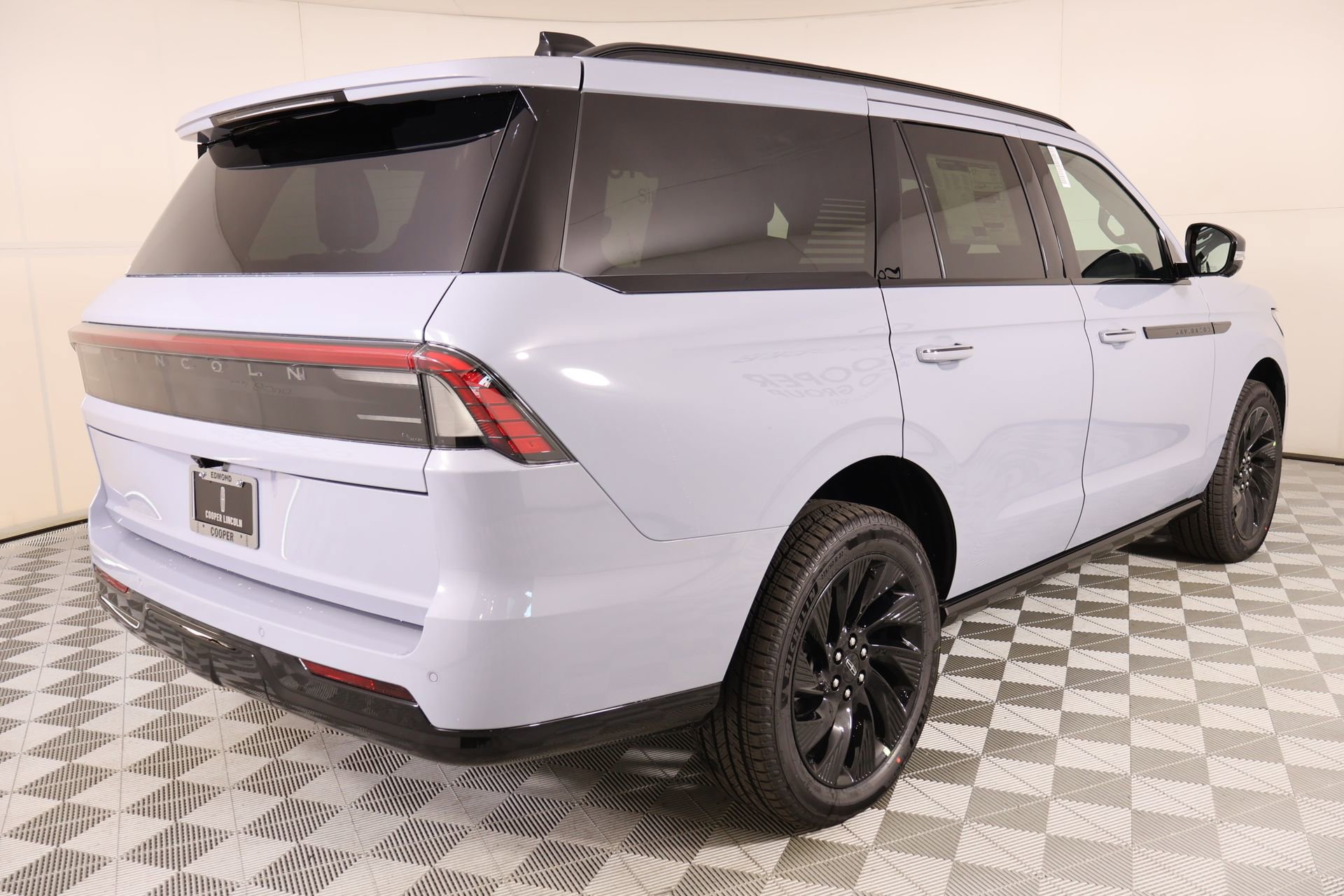 New 2026 Lincoln Navigator Reserve image 23