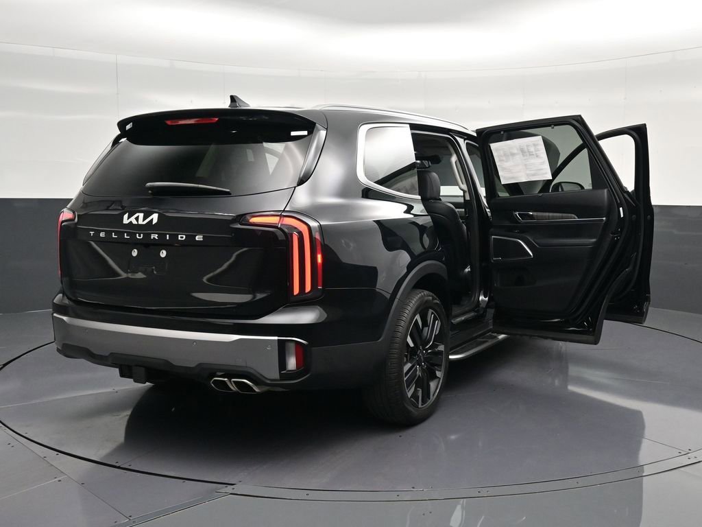 Used 2024 Kia Telluride SX w/ Towing Package FWD image 39