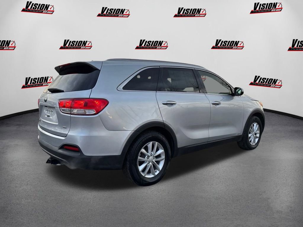 Used 2016 Kia Sorento LX image 5