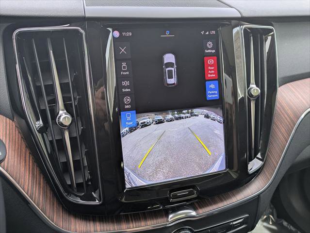 Used 2023 Volvo XC60 B5 Plus w/ Protection Package Premier image 17