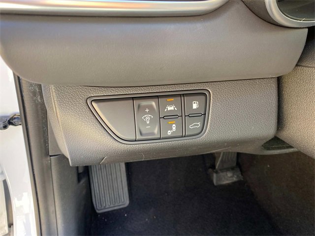 Used 2019 Genesis G70 2.0T Advanced w/ Dynamic Package image 16