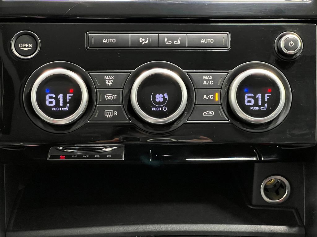 Used 2018 Land Rover Discovery HSE Luxury AWD/4WD image 27