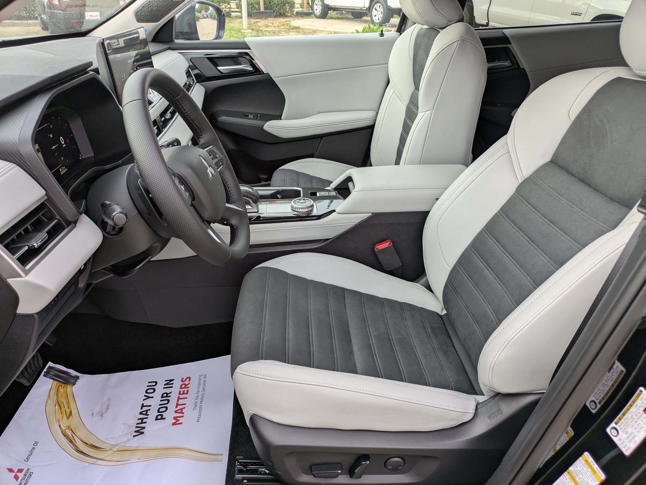 New 2025 Mitsubishi Outlander SE FWD image 10
