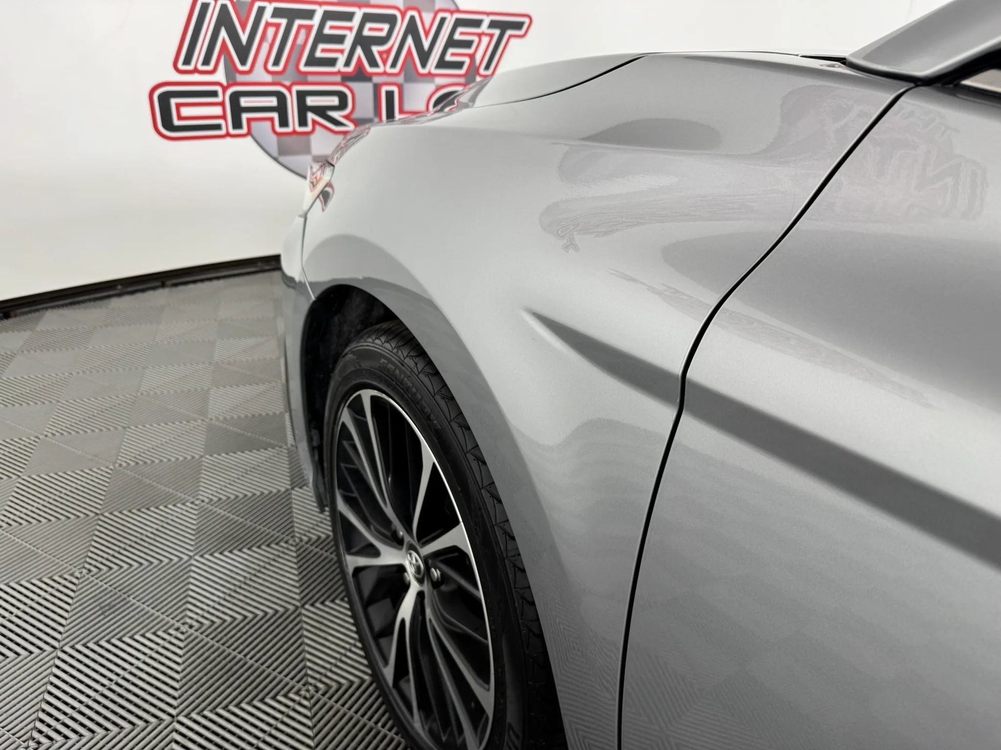 Used 2019 Toyota Camry SE w/ Convenience Package FWD image 22