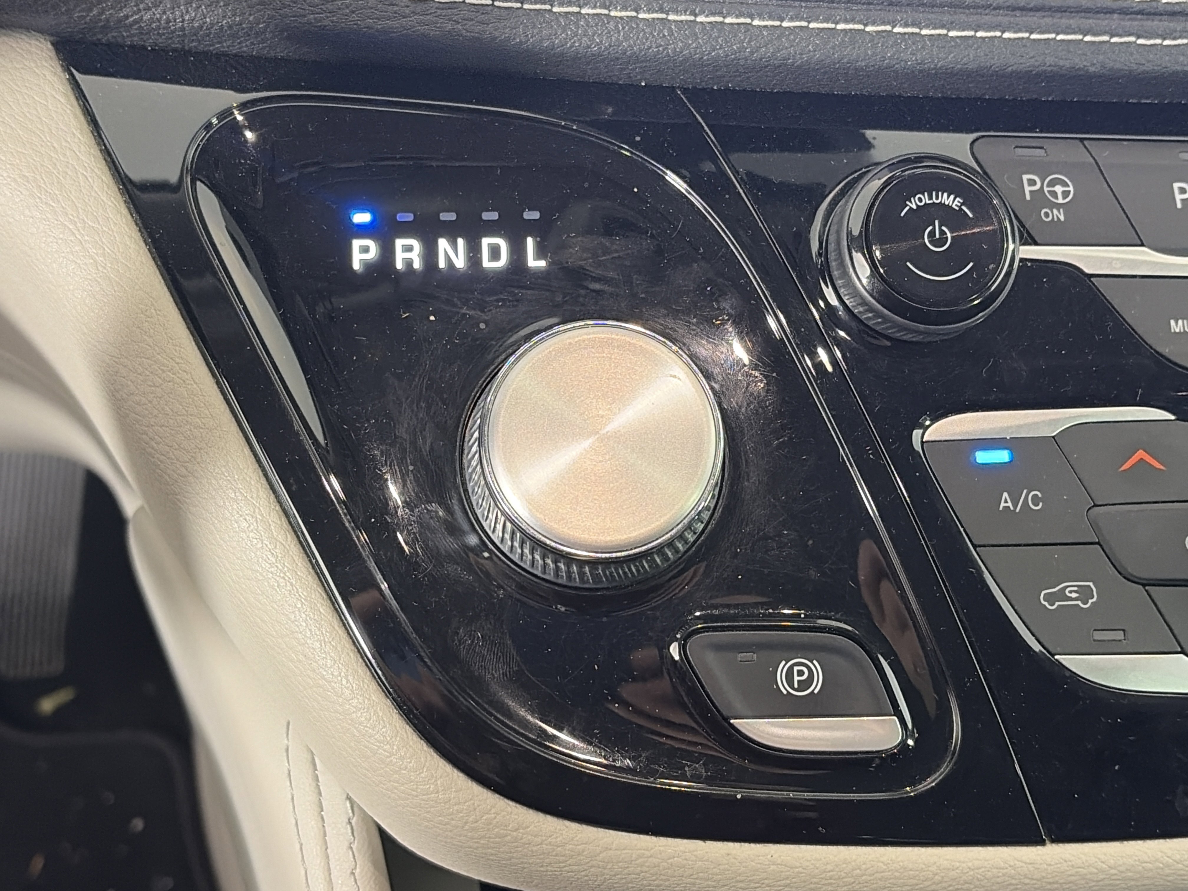 Used 2022 Chrysler Pacifica Limited image 27