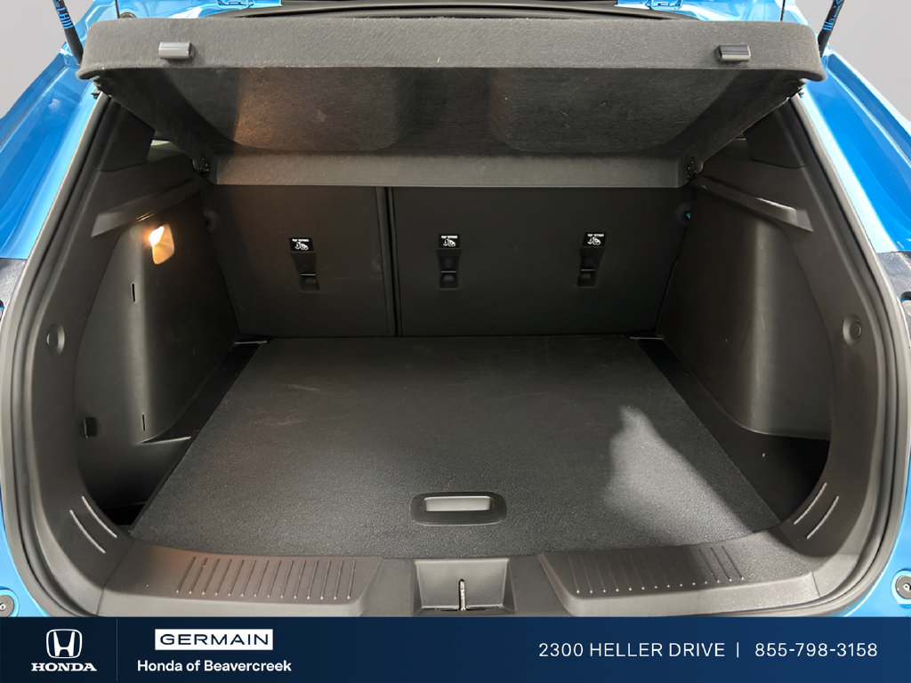 Used 2025 Chevrolet Trax RS w/ Sunroof Package FWD image 26