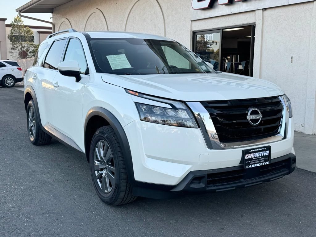 Used 2024 Nissan Pathfinder SV