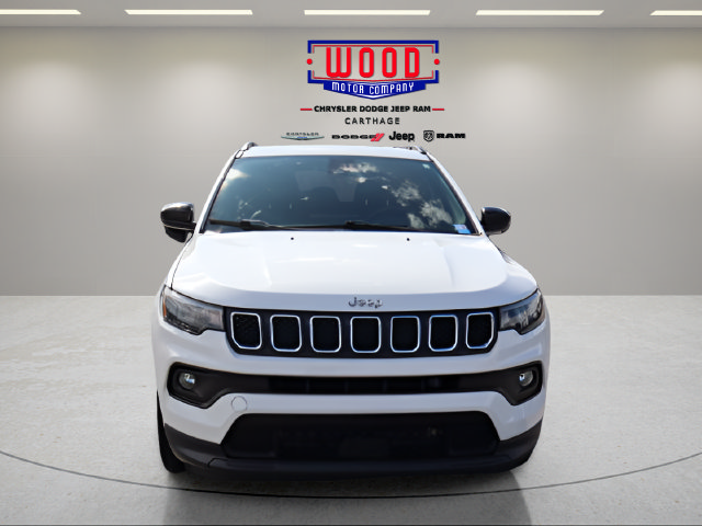 Used 2024 Jeep Compass Latitude AWD/4WD image 4