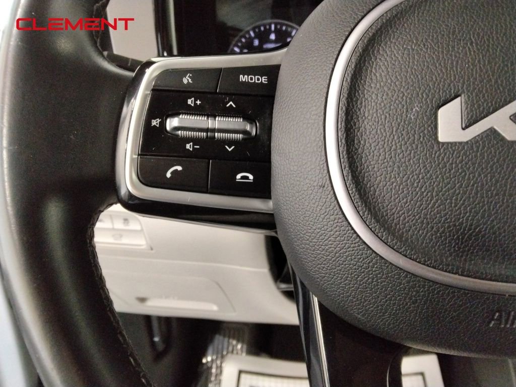 Used 2022 Kia Sorento EX image 11