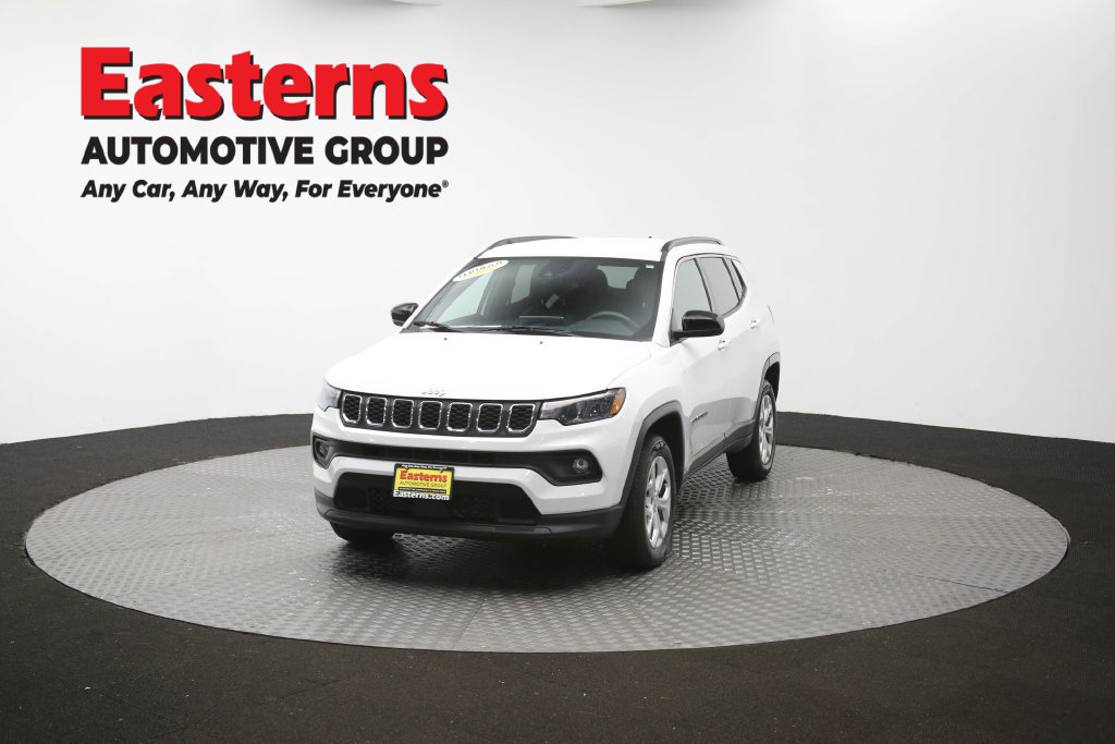 Used 2024 Jeep Compass Latitude AWD/4WD image 55