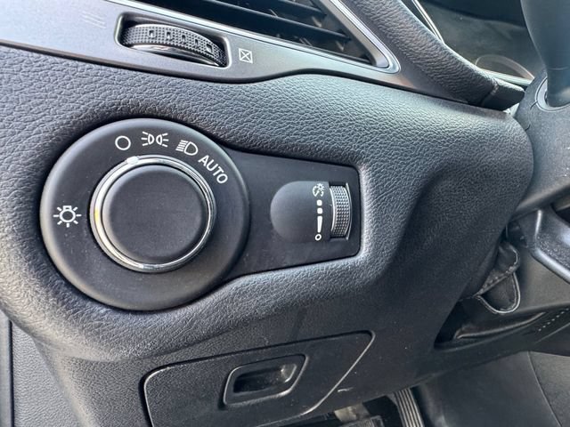 Used 2020 Jeep Cherokee Latitude FWD image 6