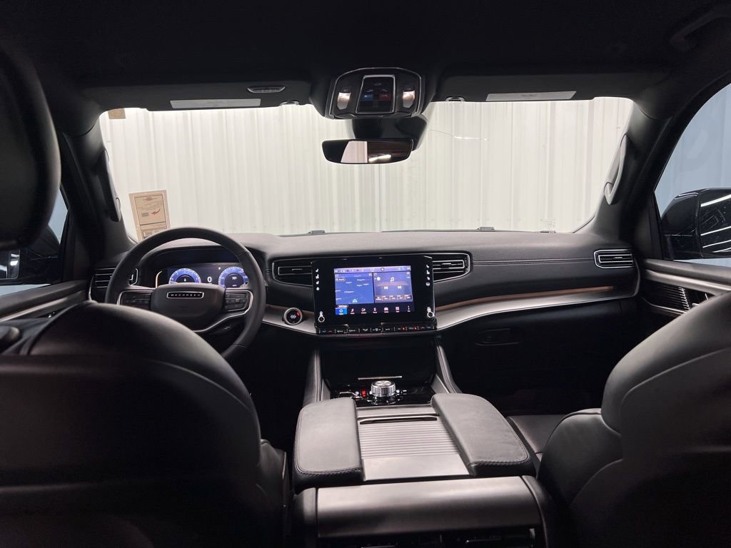 Used 2025 Jeep Wagoneer Series II image 17