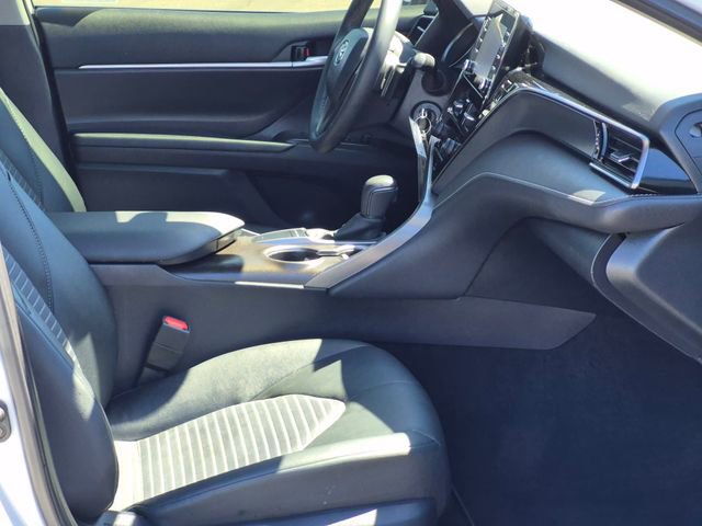 Used 2024 Toyota Camry SE image 19
