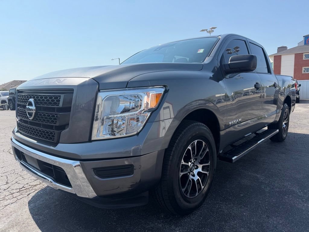Used 2022 Nissan Titan SV RWD image 10