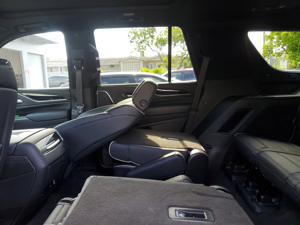 Used 2023 Cadillac Escalade Sport w/ LPO, Floor Liner Package AWD/4WD image 16
