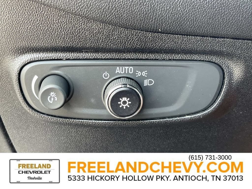 Used 2018 Chevrolet Equinox LT FWD image 36