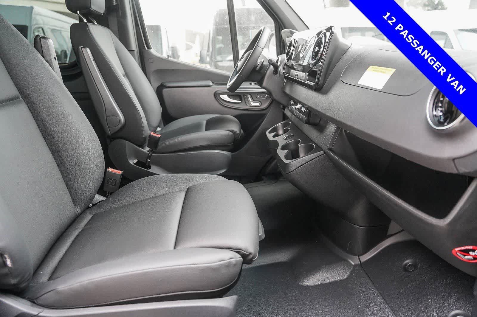 Used 2024 Mercedes-Benz Sprinter 2500 image 21