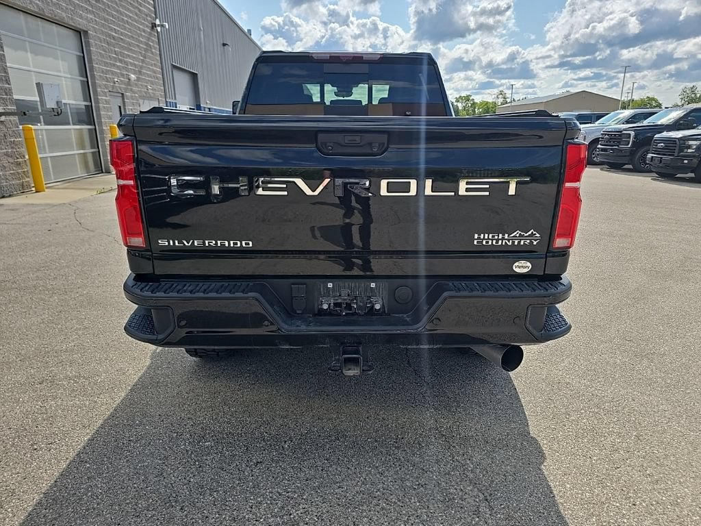 Used 2024 Chevrolet Silverado 3500 High Country w/ High Country Premium Package AWD/4WD image 5