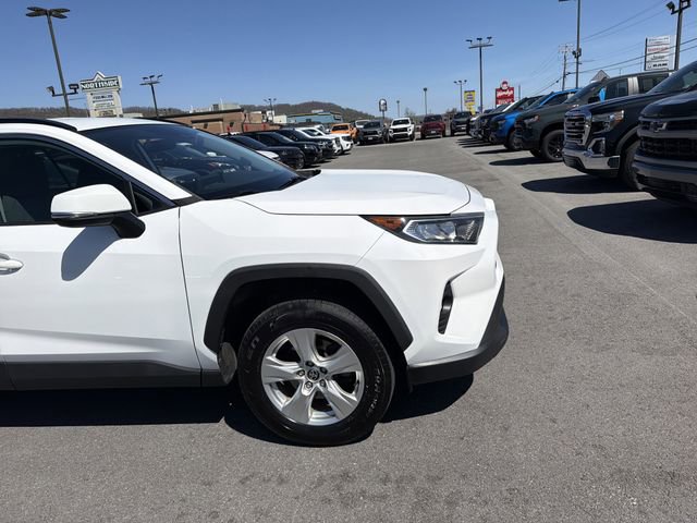 Used 2021 Toyota RAV4 XLE AWD/4WD image 4