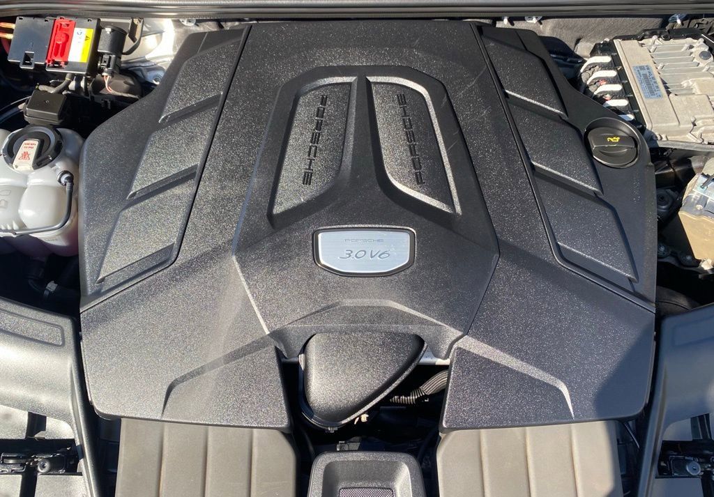 Used 2021 Porsche Cayenne image 12