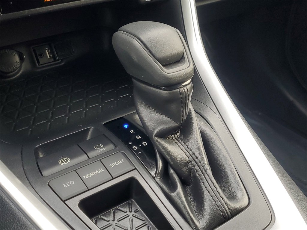 Used 2019 Toyota RAV4 LE image 30