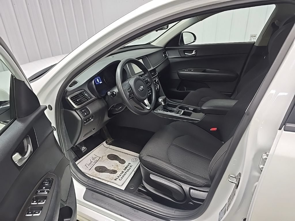 Used 2018 Kia Optima LX w/ 17" Alloy Wheels Package FWD image 28