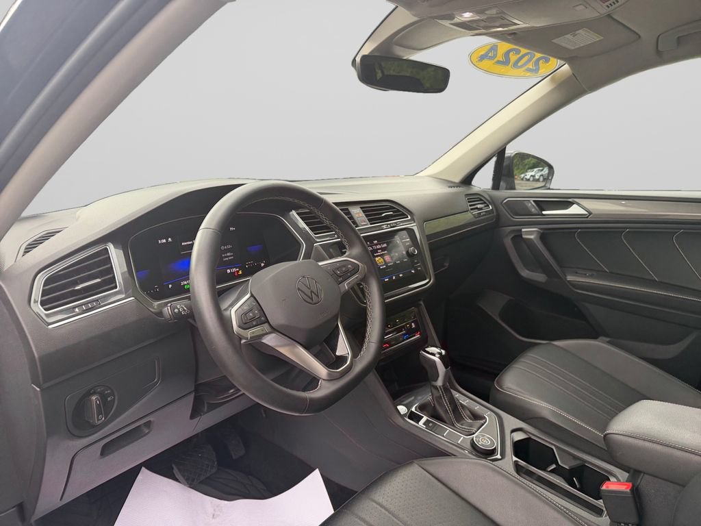 Used 2024 Volkswagen Tiguan Wolfsburg Edition AWD/4WD image 12