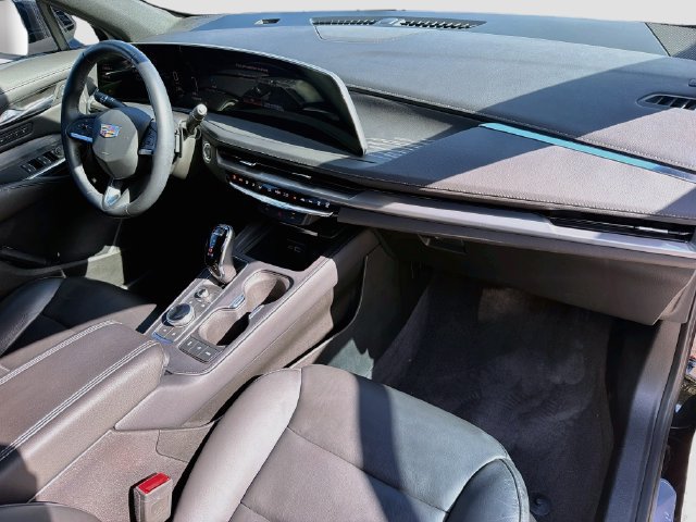 Used 2024 Cadillac XT4 Premium Luxury FWD image 14