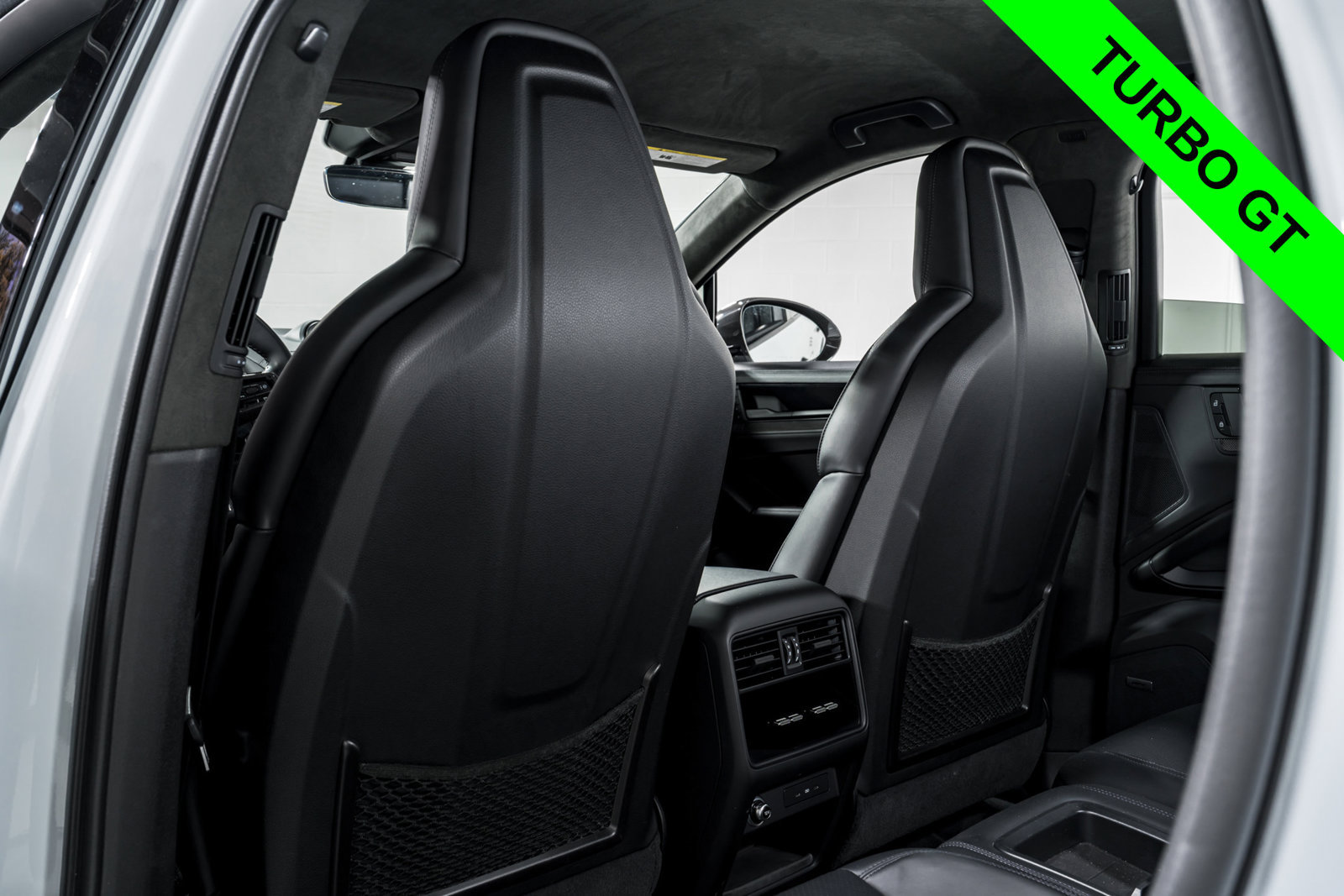 Used 2024 Porsche Cayenne Turbo GT AWD/4WD image 31