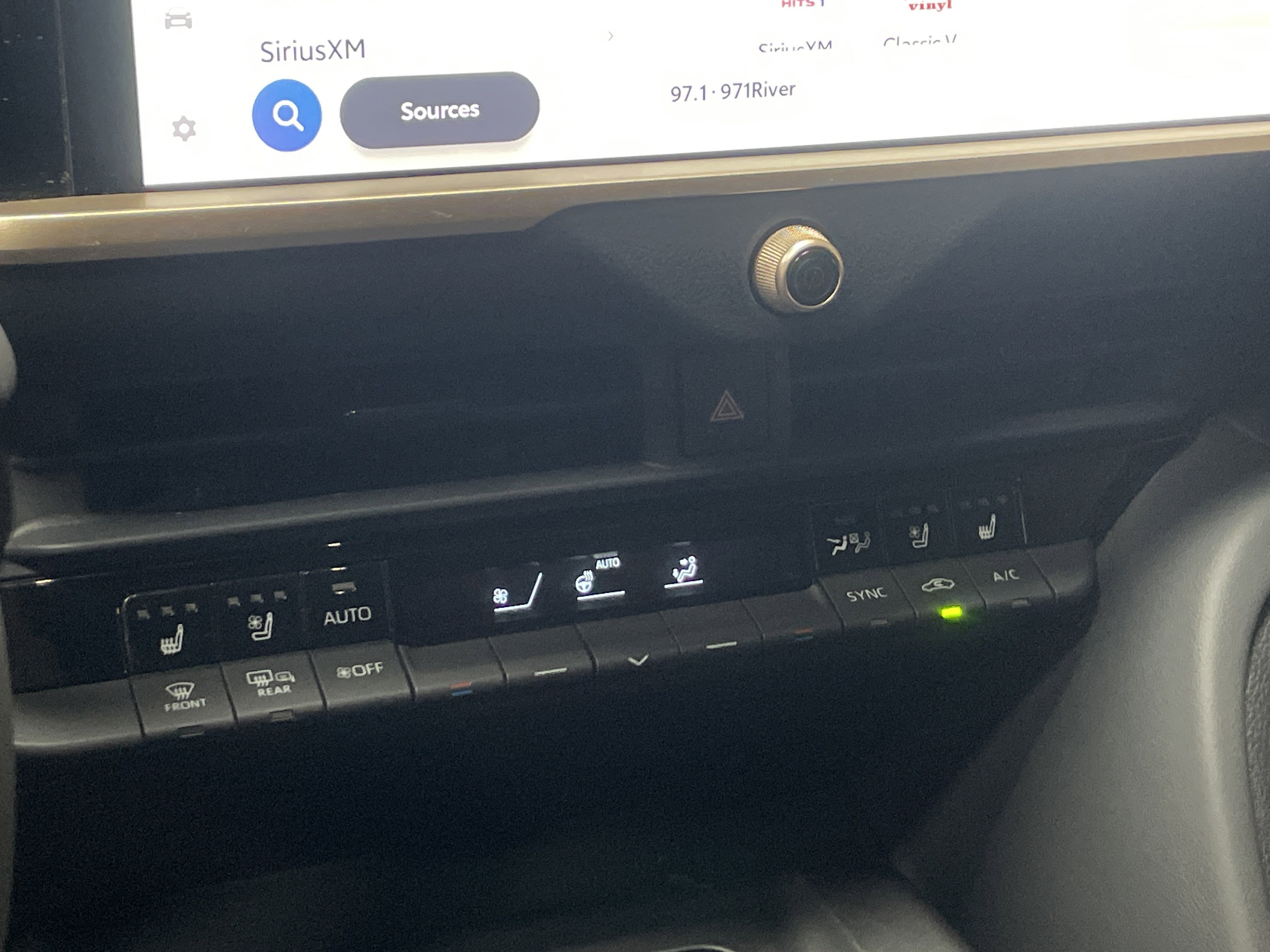 Used 2023 Toyota Crown Limited image 24