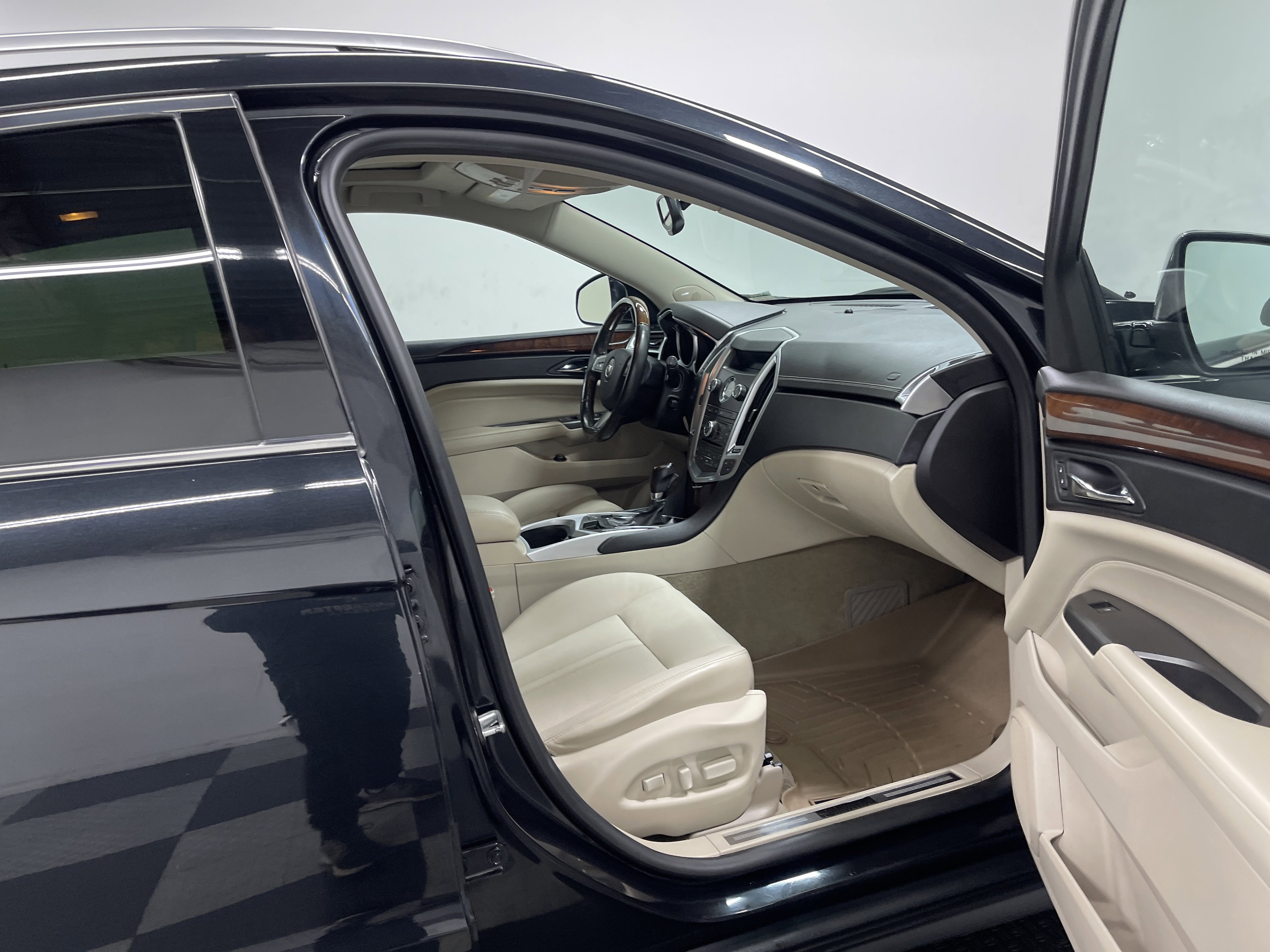 Used 2012 Cadillac SRX Performance image 26