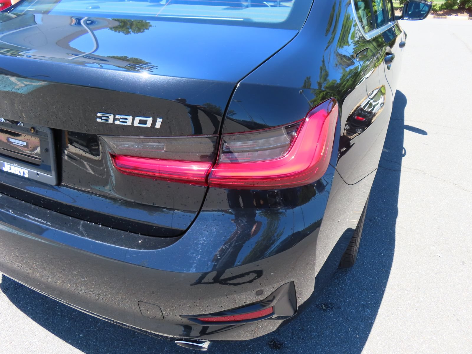 Used 2022 BMW 330i xDrive Sedan w/ Driving Assistance Package AWD/4WD image 10