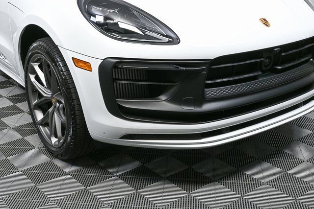 New 2026 Porsche Macan GTS image 47