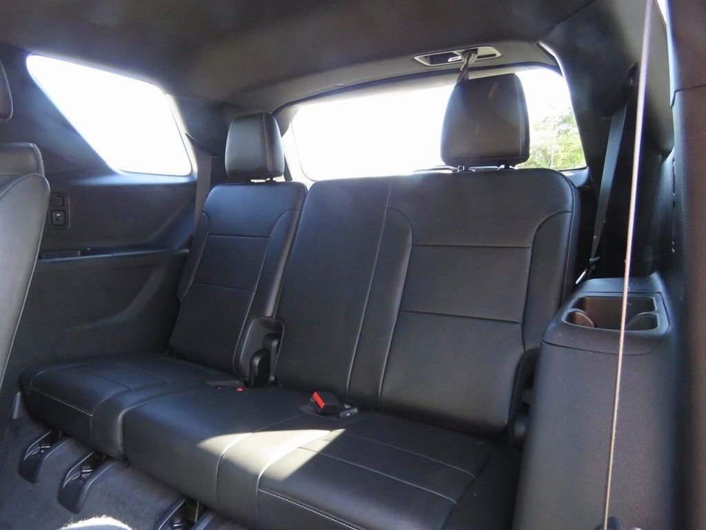 Used 2022 Chevrolet Traverse LT w/ LT Premium Package image 23